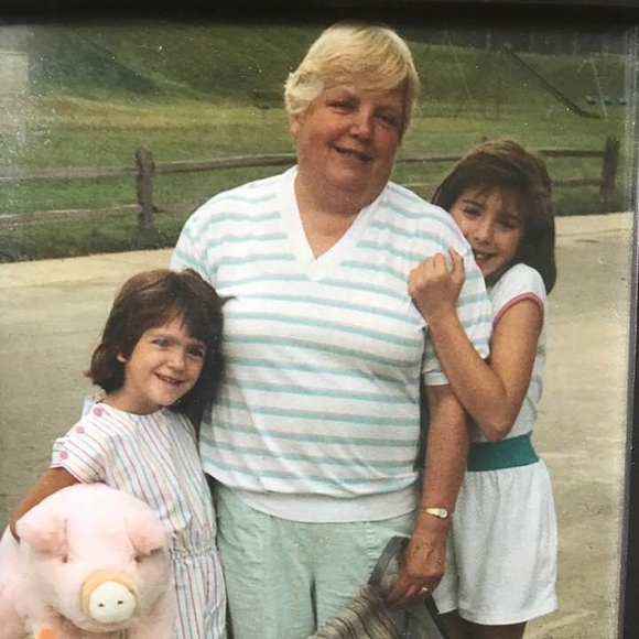 Meet your Posher, Janet - Picture 1 of 1